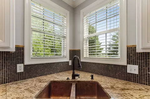 Kitchen - 3005 Mickey Rd, Spring Hill, TN 37174 photo 7 of 9