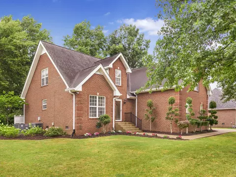 306 Chestnut Ln, Lebanon, TN 37087