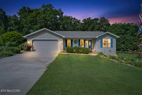 122 Sunset Ridge Dr, Crossville, TN 38571