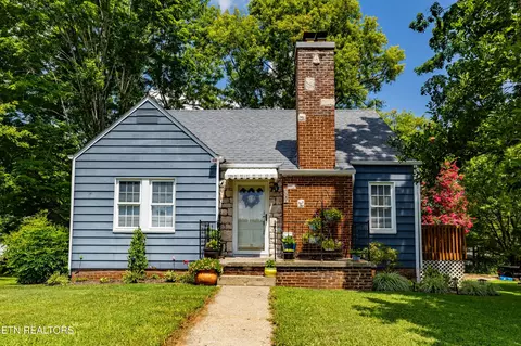 2009 Crest Rd, Maryville, TN 37804