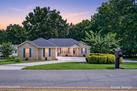 8707 Cherokee Tr, Crossville, TN 38572