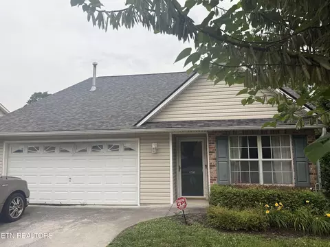 1726 Wood Song Ln, Knoxville, TN 37914