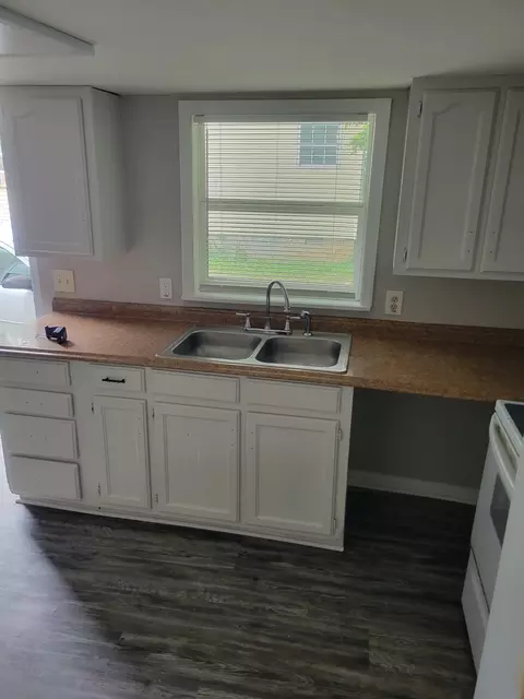 Kitchen - 530 E State St, Murfreesboro, TN 37130 photo 2 of 2