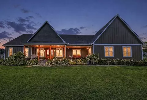 121 Wartrace Creek Rd, Wartrace, TN 37183