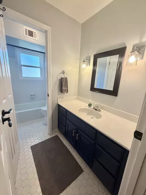 Bath - 6092 Macinness Dr, Memphis, TN 38119 photo 4 of 5
