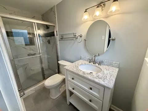 Bath - 6092 Macinness Dr, Memphis, TN 38119 photo 3 of 5