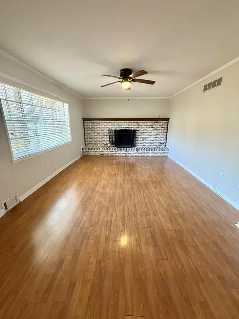 Living - 6092 Macinness Dr, Memphis, TN 38119 photo 1 of 3