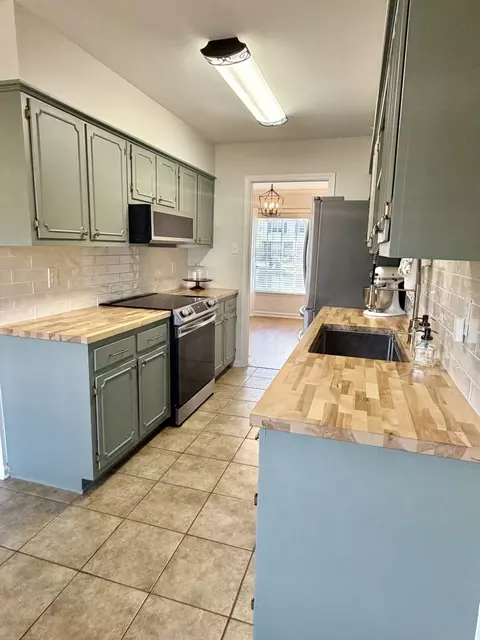 Kitchen - 6092 Macinness Dr, Memphis, TN 38119 photo 1 of 3