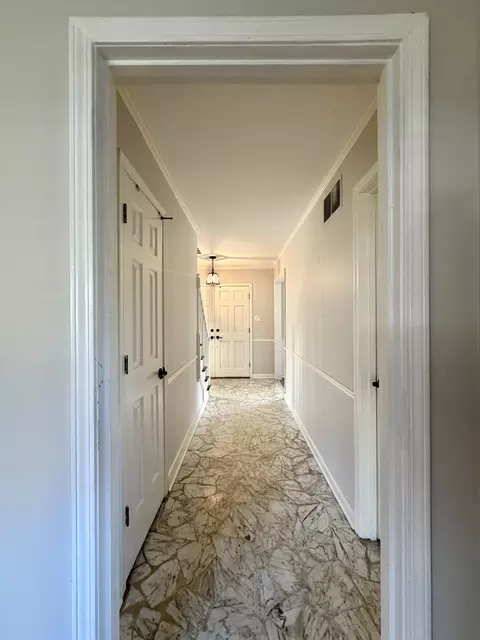 Entry Way - 6092 Macinness Dr, Memphis, TN 38119 photo 4 of 5