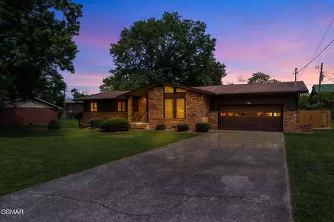525 S Asbury Dr, Pigeon Forge, TN 37863