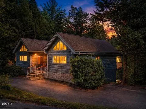 2410 Whitetail Ridge Way, Sevierville, TN 37862