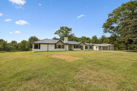 631 Bethany Rd, Red Boiling Springs, TN 37150