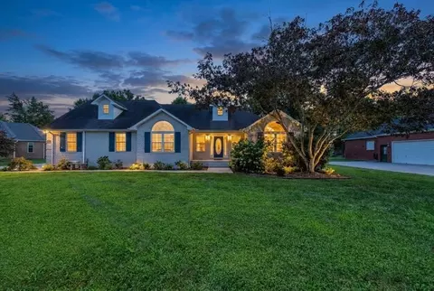 378 Crimson Dr, Winchester, TN 37398