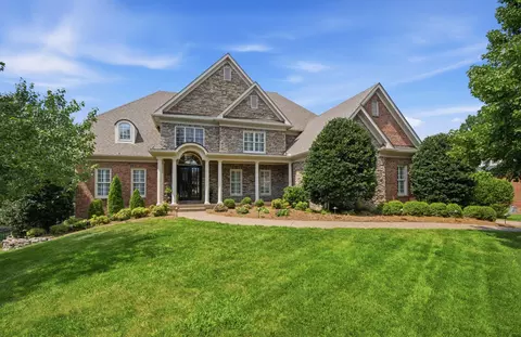 8218 Holly Rd, Brentwood, TN 37027