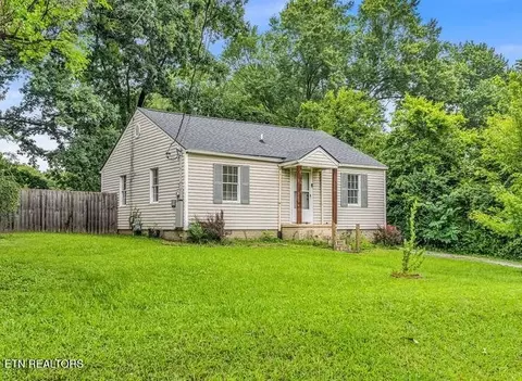 3511 Kenilworth Ln, Knoxville, TN 37914