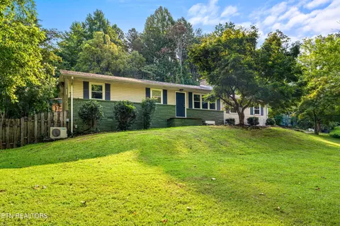 2404 Belt Rd, Knoxville, TN 37920