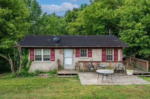 150 Christie Cir, Red Boiling Springs, TN 37150