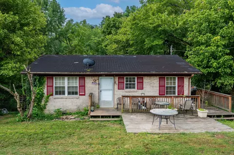 150 Christie Cir, Red Boiling Springs, TN 37150