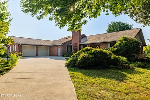 128 N Panoscenic Dr, Maryville, TN 37803