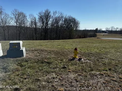 535 Prestige Rdg, La Follette, TN 37766