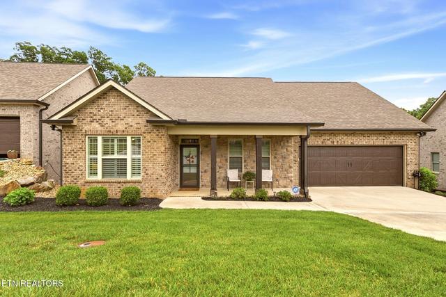 1683 Mountain Dr, Lenoir City, TN 37772