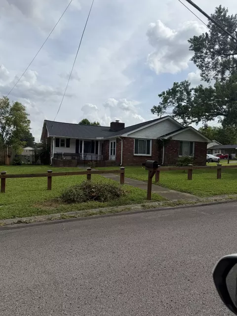 1208 N Graycroft Ave, Madison, TN 37115