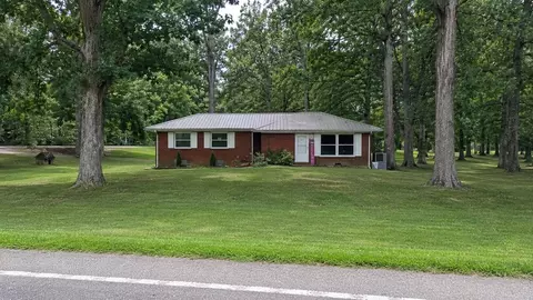 112 Shun Pike, Cottontown, TN 37048