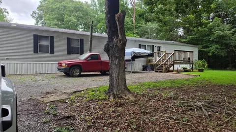 413 Countryside Ln, Madisonville, TN 37354