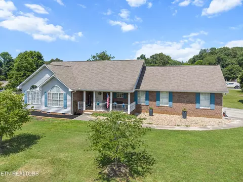 940 Meadow Oaks Dr, Maryville, TN 37803