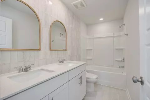 Bath - 261 Casper Dr, Spring Hill, TN 37174 photo 3 of 3