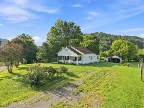 Exterior - 4317 Fulton Rd, Corryton, TN 37721 photo 11 of 13