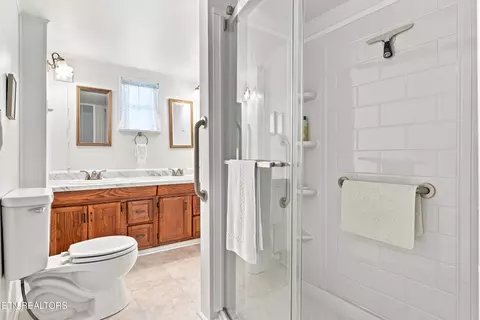 Bath - 4317 Fulton Rd, Corryton, TN 37721 photo 1 of 2