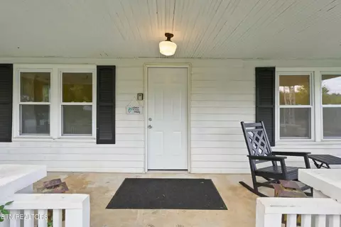 Exterior - 4317 Fulton Rd, Corryton, TN 37721 photo 4 of 13