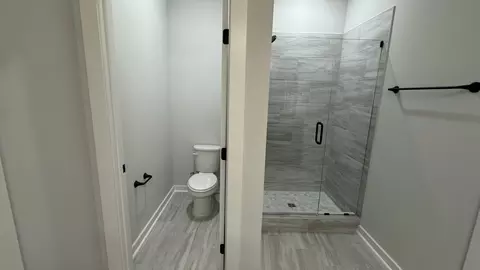 Bath - 532 W Foxrun, Springfield, TN 37172 photo 3 of 3