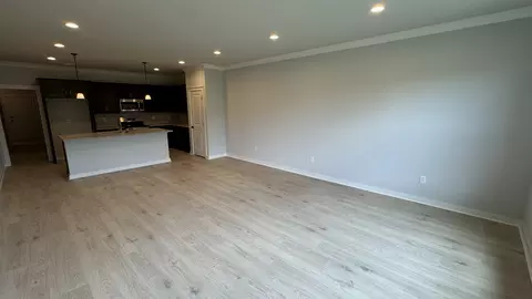 Living - 532 W Foxrun, Springfield, TN 37172 photo 2 of 4