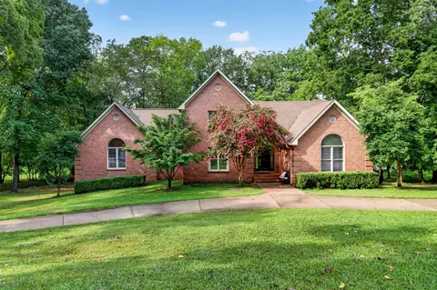 1604 Deerfield Dr, Clarksville, TN 37043