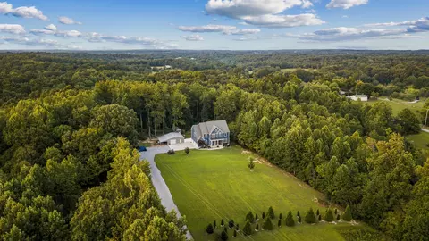 1174 Old Mount Vernon Rd, Bethpage, TN 37022
