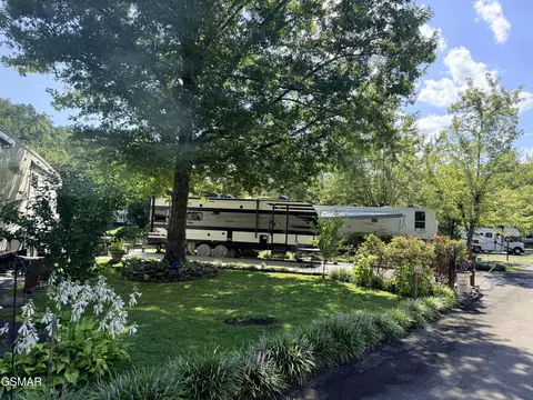 4229 E Pkwy #374, Gatlinburg, TN 37738