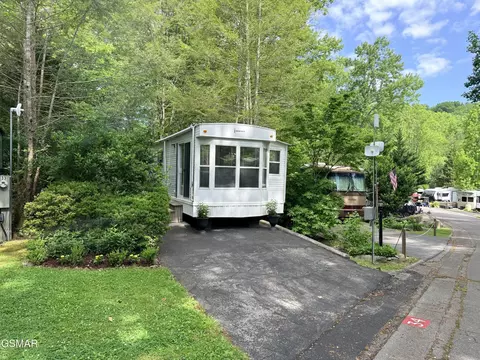 4229 E Pkwy #34, Gatlinburg, TN 37738