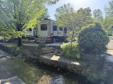 4229 E Pkwy #166, Gatlinburg, TN 37738