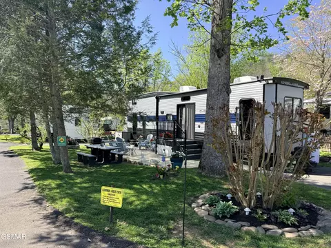 4229 E Pkwy #223, Gatlinburg, TN 37738