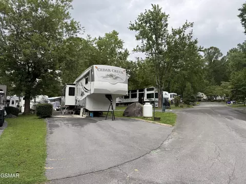 4229 E Pkwy #53, Gatlinburg, TN 37738