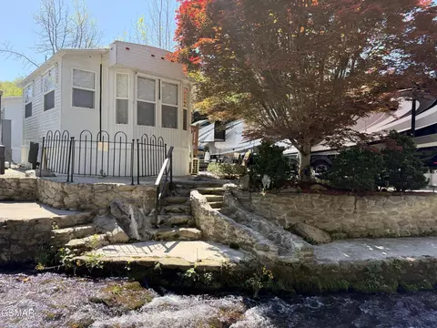 4229 E Pkwy #174, Gatlinburg, TN 37738
