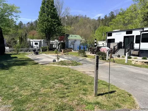 4229 E Pkwy #225, Gatlinburg, TN 37738