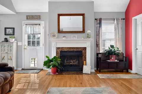 Entry Way - 153 Brandywine Ln, Springfield, TN 37172 photo 2 of 4