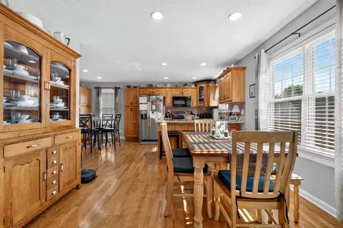 Dining - 153 Brandywine Ln, Springfield, TN 37172 photo 3 of 3