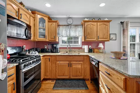 Kitchen - 153 Brandywine Ln, Springfield, TN 37172 photo 1 of 7