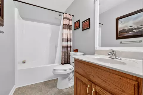 Bath - 153 Brandywine Ln, Springfield, TN 37172 photo 1 of 4