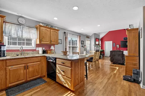 Kitchen - 153 Brandywine Ln, Springfield, TN 37172 photo 5 of 7