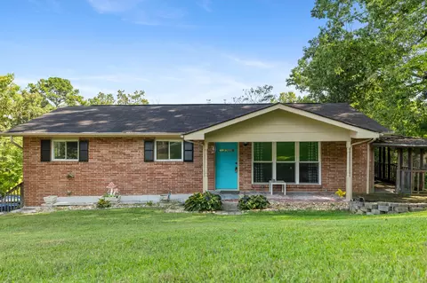 220 Alpine Dr, Rossville, GA 30741